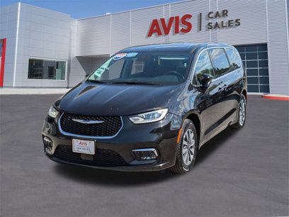 Used 2023 Chrysler Pacifica Touring-L