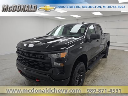 New 2025 Chevrolet Silverado 1500 Custom Trail Boss w/ LPO, Dark Essentials Package