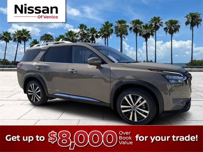 New 2025 Nissan Pathfinder Platinum w/ Black Appearance Package