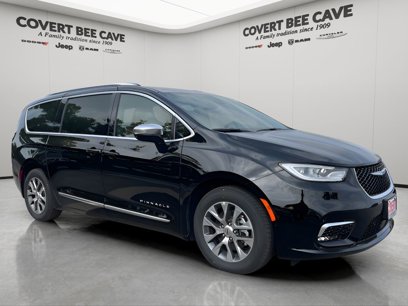 New 2025 Chrysler Pacifica Pinnacle