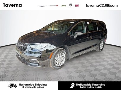 New 2025 Chrysler Pacifica Select