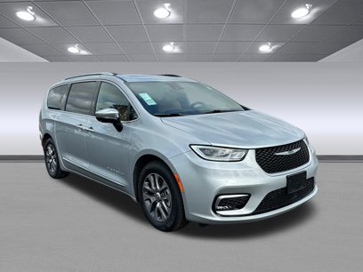 Used 2023 Chrysler Pacifica Pinnacle