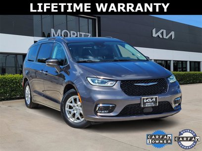 Used 2021 Chrysler Pacifica Touring-L w/ Uconnect Theater Family Group