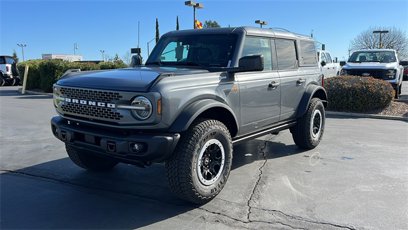 New 2025 Ford Bronco Badlands w/ Sasquatch Package