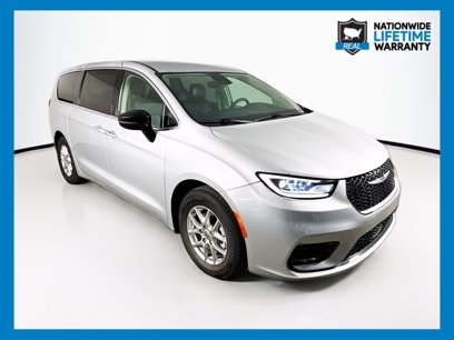 Used 2024 Chrysler Pacifica Touring-L