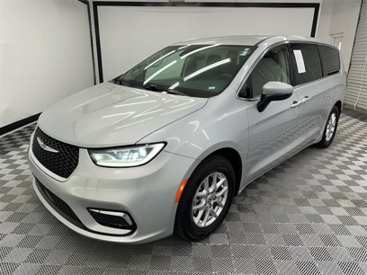Used 2023 Chrysler Pacifica Touring-L