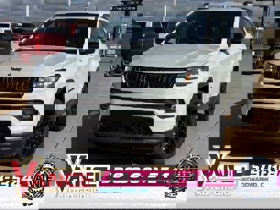 New 2025 Jeep Compass Latitude w/ Altitude Special Edition