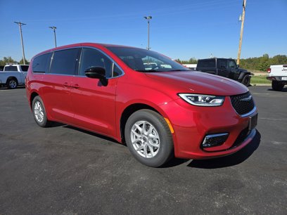 New 2025 Chrysler Pacifica Select
