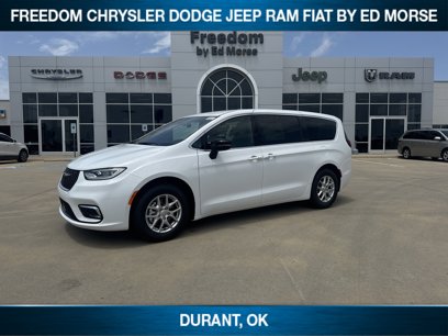 New 2025 Chrysler Pacifica Select