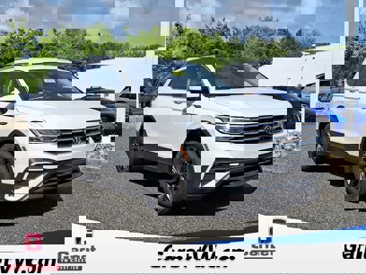 New 2024 Volkswagen Tiguan SE