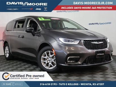 Used 2023 Chrysler Pacifica Touring-L