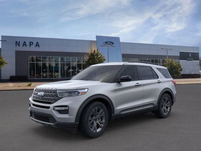 New 2024 Ford Explorer XLT w/ Equipment Group 202A
