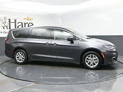 Used 2023 Chrysler Pacifica Touring-L