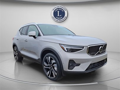 New 2025 Volvo XC40 B5 Ultra w/ Protection Package Premier