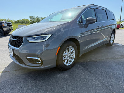 Used 2022 Chrysler Pacifica Touring-L