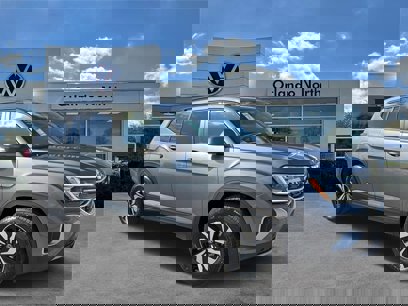 New 2025 Volkswagen Atlas SE