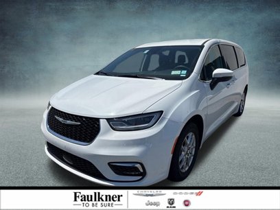 Used 2023 Chrysler Pacifica Touring-L