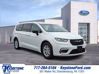 Used 2024 Chrysler Pacifica Touring