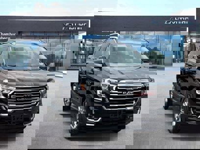 Used 2022 GMC Terrain SLT w/ Infotainment Package II