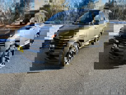 New 2025 Nissan Kicks SV w/ Charging Package