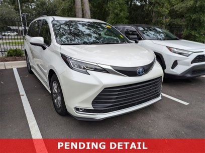 Used 2021 Toyota Sienna XLE