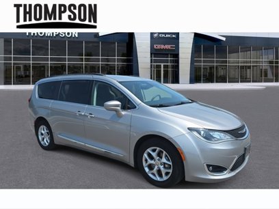 Used 2017 Chrysler Pacifica Touring-L w/ Tire & Wheel Group