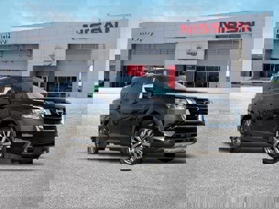 New 2025 Nissan Pathfinder SL w/ SL Premium Package