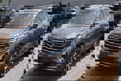 Used 2024 Volkswagen Atlas SE w/ Panoramic Sunroof Package