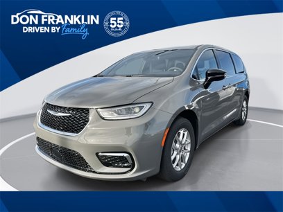 New 2025 Chrysler Pacifica Select