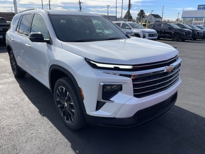 New 2025 Chevrolet Traverse LT w/ Enhanced Driving Package