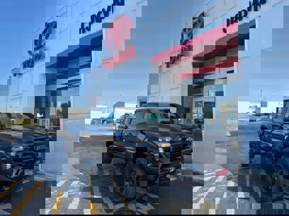 New 2025 Toyota Tacoma SR5