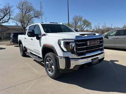 New 2025 GMC Sierra 3500 SLT w/ SLT Premium Package
