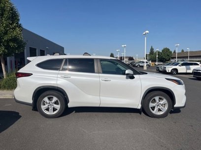 Used 2023 Toyota Highlander LE