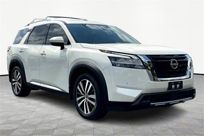 Used 2024 Nissan Pathfinder Platinum