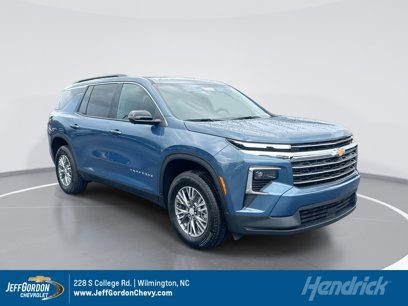 Used 2025 Chevrolet Traverse LT w/ Driver Confidence Package