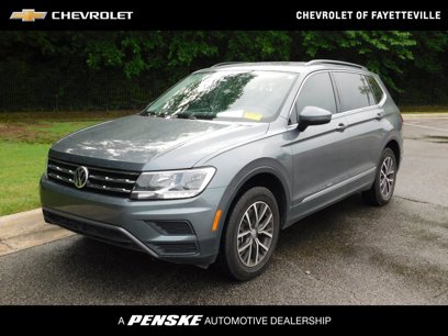 Used 2020 Volkswagen Tiguan SE w/ Panoramic Sunroof Package