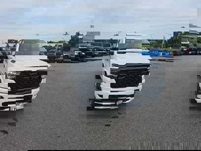 New 2025 RAM 1500 4x4 Crew Cab