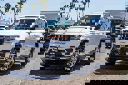 New 2025 Jeep Grand Cherokee Laredo X w/ Luxury Tech Group I