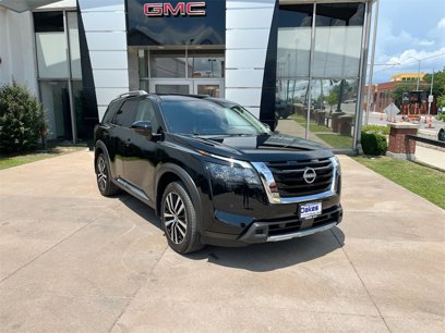 Used 2025 Nissan Pathfinder Platinum