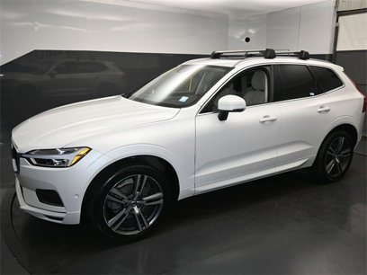 Used 2018 Volvo XC60 T5 Momentum w/ Vision Package