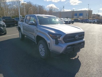New 2025 Toyota Tacoma SR5