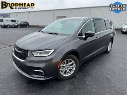 Used 2023 Chrysler Pacifica Touring-L