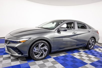 Used 2024 Hyundai Elantra SEL w/ Convenience Package