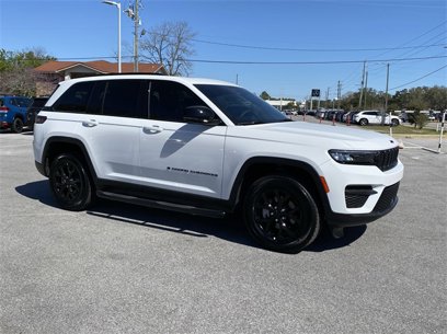 Used 2024 Jeep Grand Cherokee Altitude