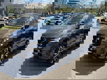 New 2025 Volvo XC60 B5 Plus w/ Protection Package Premier