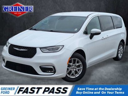 Used 2023 Chrysler Pacifica Touring-L