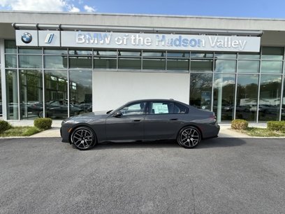 New 2025 BMW 740i xDrive w/ Premium Package