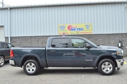 New 2025 RAM 1500 4x4 Crew Cab