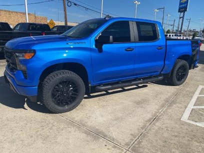 New 2025 Chevrolet Silverado 1500 Custom w/ Turbomax Blackout Package