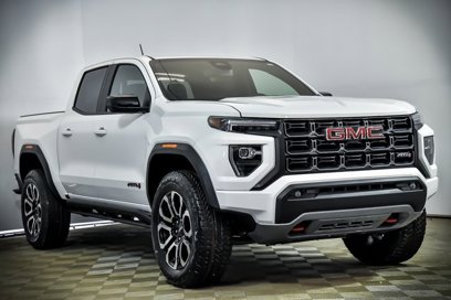 New 2025 GMC Canyon AT4 w/ Nightfall Edition